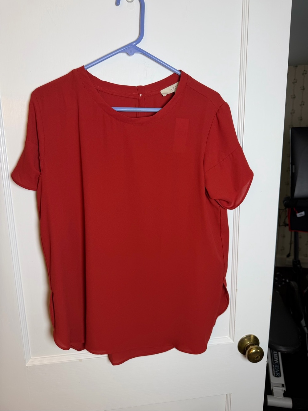 LOFT Red Solid Round Neck Short Sleeve Button Back Woven Blouse Women’s L